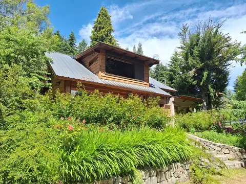 Casa en Venta con 2 cocheras