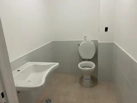 Oficina en Alquiler 76 años