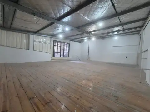 IMPORTANTE ESPACIO MULTIFUNCIÓN  200m2 EN EL CENTRO DE LOMAS DE ZAMORA