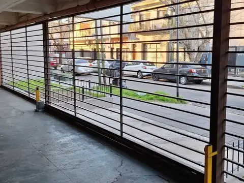 Tres cocheras fijas descubiertas en PB, se venden separadas o juntas.
