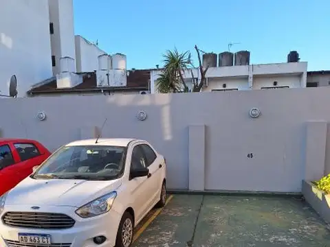 Tres cocheras fijas descubiertas en PB, se venden separadas o juntas.