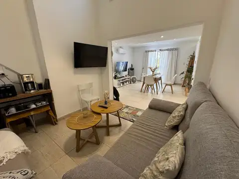 Depto Tipo Casa en Venta con 1 cocheras
