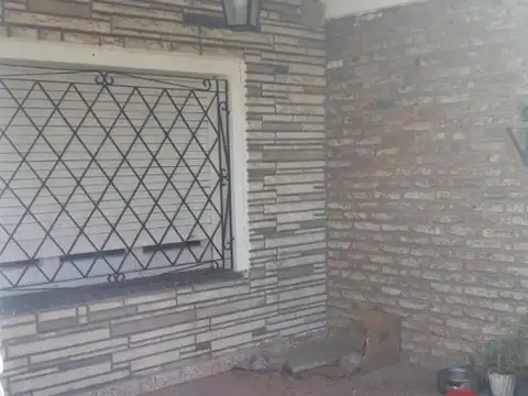 Casa en Alquiler en El Palomar, $ 690.000