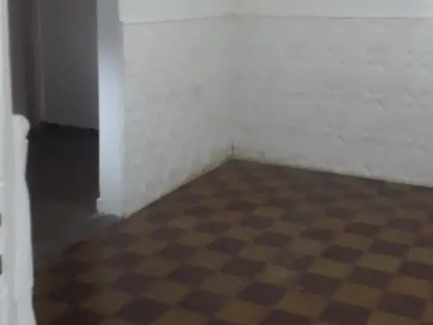 ALQUILER - CASA 3 AMB. - PATIO AL FRENTE - PALOMAR