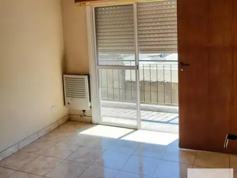 Departamento en Venta en Luis Guillon, USD 350.000