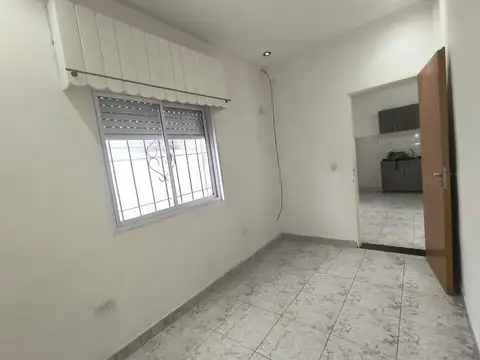 Depto Tipo Casa en Alquiler con 1 cocheras