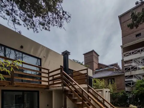 Venta de PH en Duplex de 3 Ambientes con patio, parrilla, cochera y pileta en Costa del Este