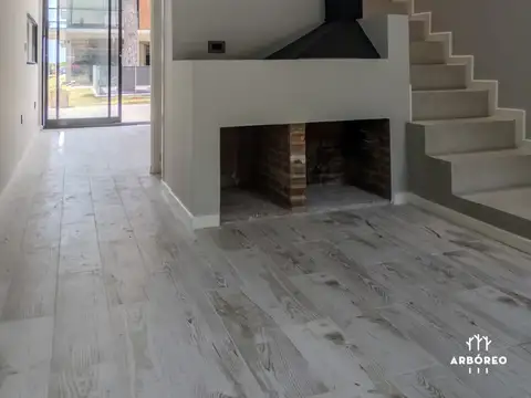 Depto Tipo Casa en Venta con 1 cocheras