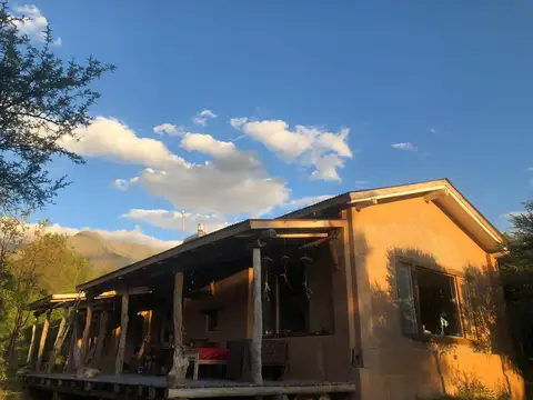 Casa 2 ambientes con 2 baños