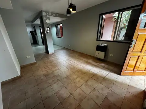 Depto Tipo Casa 4 ambientes con 2 baños