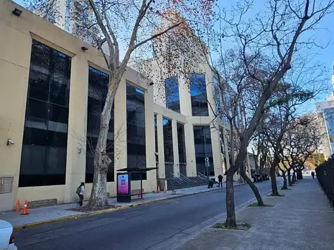 Independencia Av. al 100