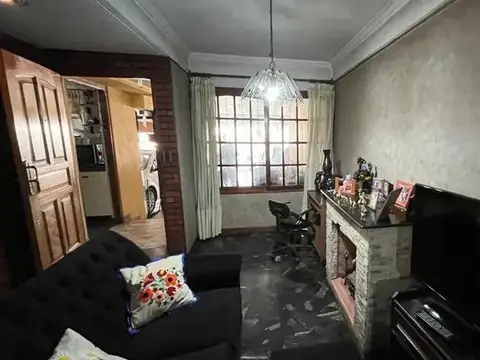 Casa 4 ambientes con 1 baño
