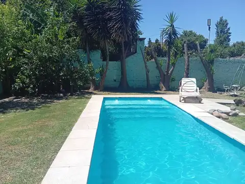 Casa en Venta con 2 cocheras