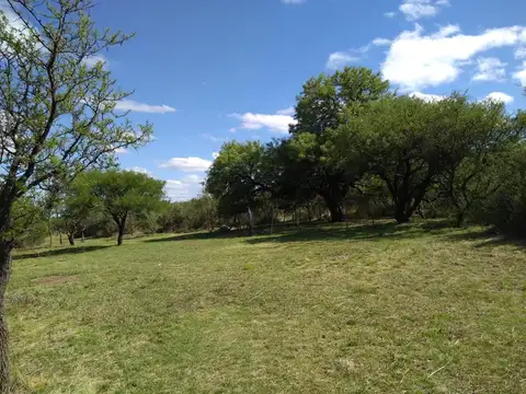 A 2km De La Ruta N°1