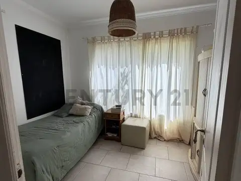 Casa 6 ambientes con 4 baños