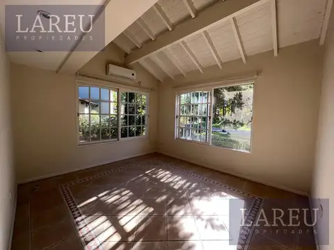 Casa en Venta en el Barrio Privado Bermudas Pilar