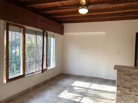 Santos 2525 , Piso 1