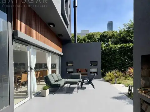 Casa en Venta con 5 cocheras