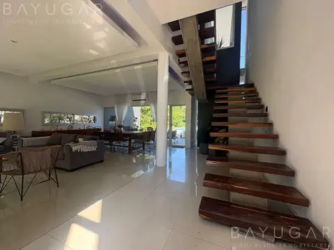 Casa en Venta en Saint Matthews, USD 430.000