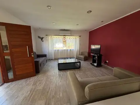 Casa 3 ambientes con 2 baños
