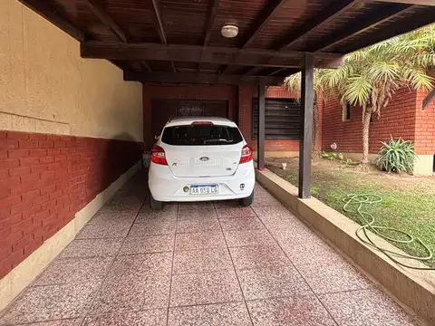 Casa en Venta en Barrio Hípico, USD 170.000