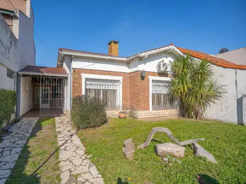 Venta Casa 3 Amb, Hurlingham. c/Patio. Exc.ubicaci