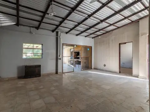 Casa en Venta con 2 cocheras