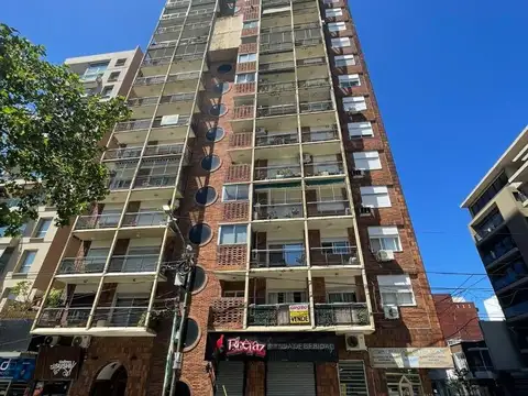 Departamento de 3 ambientes con cochera en Quilmes centro