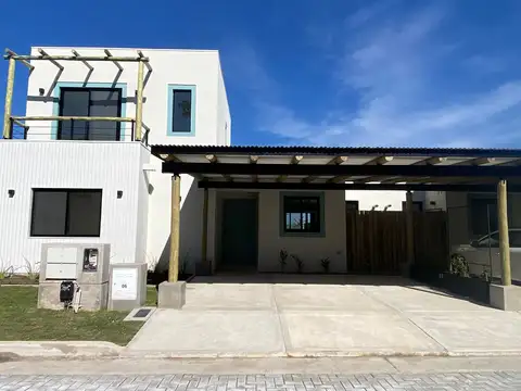 Casa en Alquiler de 3 dormitorios