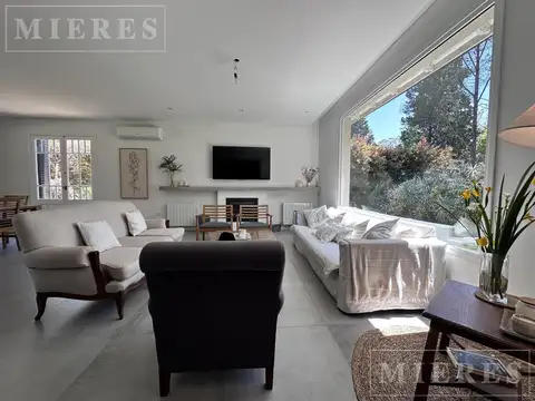 Casa en Alquiler Temporal con 2 cocheras