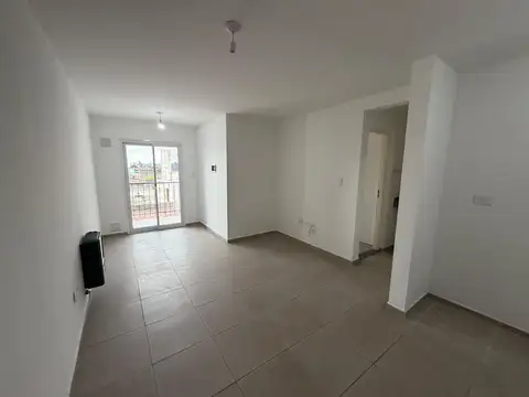 DEPARTAMENTO EN ALQUILER CON BALCON EN ALBERDI