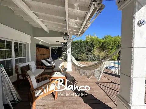 Casa en Venta con 4 cocheras