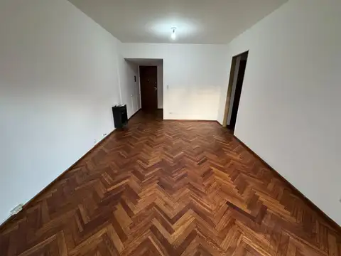 España 300, Piso 2