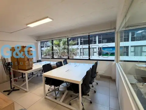 Oficina en Venta con 1 cochera