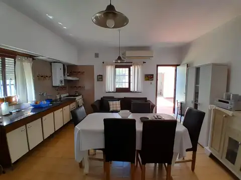 Casa 3 ambientes con 1 baño