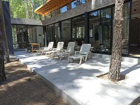 CASA EN VENTA                            VILLA ROBLES