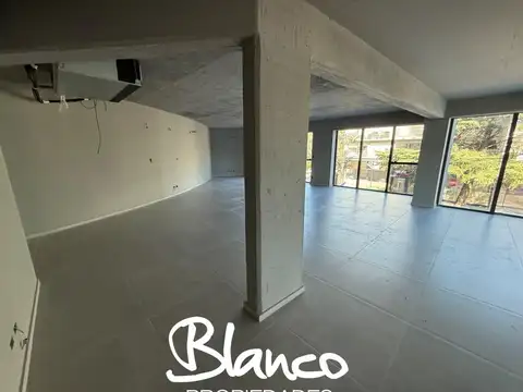 Oficina en Alquiler en Pilar, USD 1.520