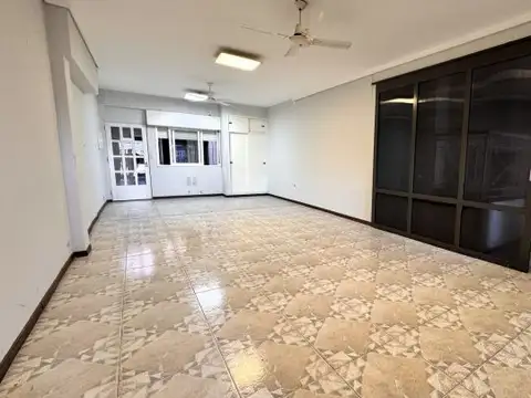 Oficina en Venta con 2 cocheras