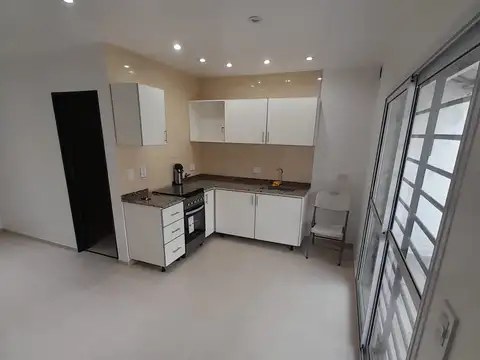 Casa en Alquiler en Castelar Sur, $ 900.000