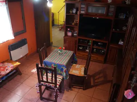 CASA EN VENTA 7 AMBIENTES APTA CREDITO EN LOMAS DE ZAMORA
