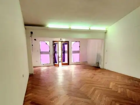 Oficina en Alquiler con 1 cochera