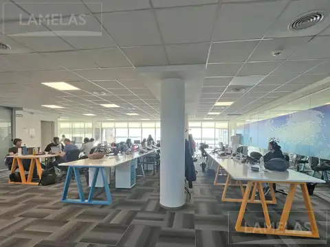 Oficina con vista al río Paraná  FORUM Puerto Norte - 230 m2