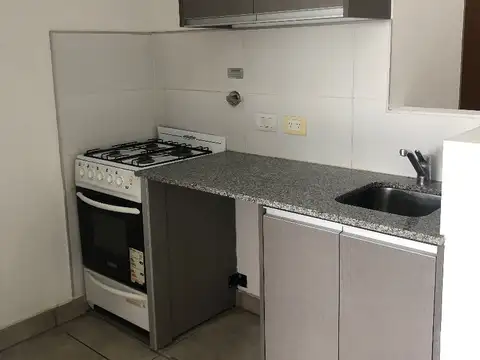 1 ambiente con balcon