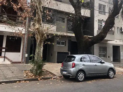 1 ambiente con balcon