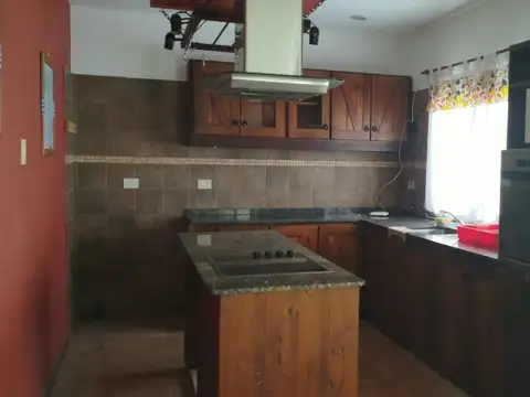 CASA EN VENTA EN LOS MOLLES ESTACION VILLA ELENA