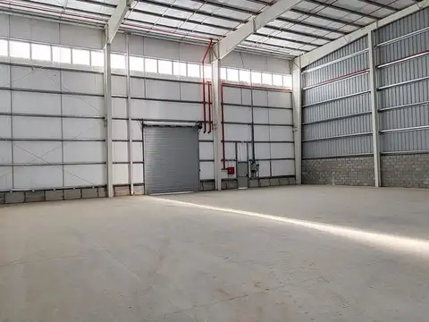Galpón tipo depósito comercial en alquiler 930m2 en el Polo industrial Ezeiza