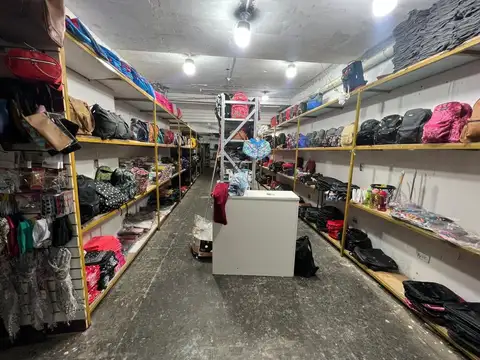 LOCAL EN VENTA EN BALVANERA - 200 METROS