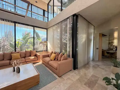 Casa en Venta en Countries y Barrios Cerrados en Berazategui, USD 870.000