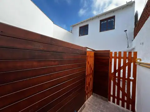 Depto Tipo Casa 2 ambientes con 1 baño