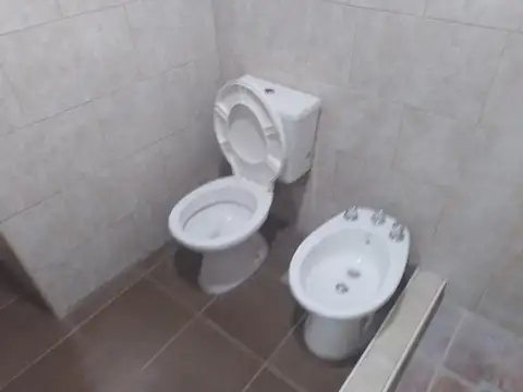 Casa 2 ambientes con 1 baño